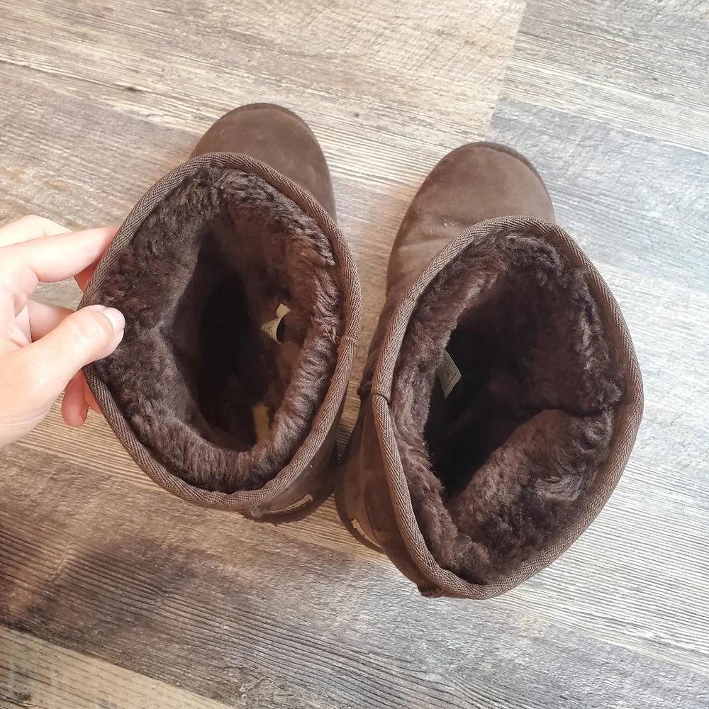 UGG classic short suede leather brownstone winter boots women size 9